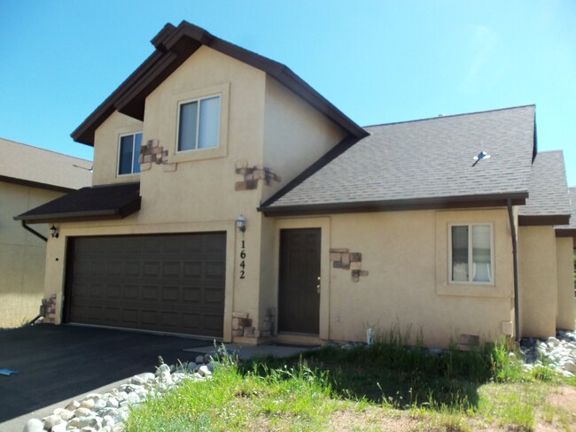 Building Photo - 1642 Columbine Village Dr