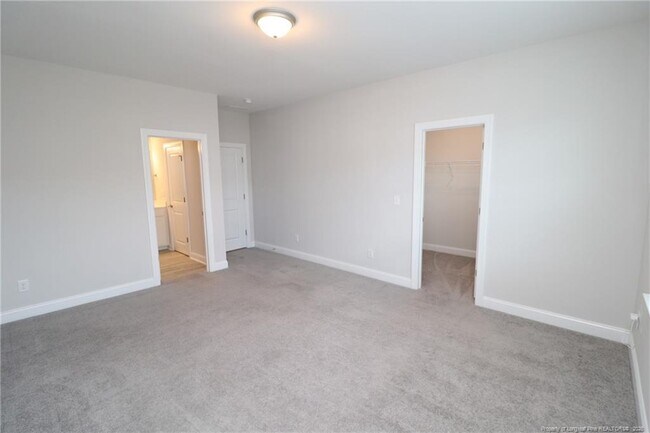 Building Photo - 2936 Baronial St