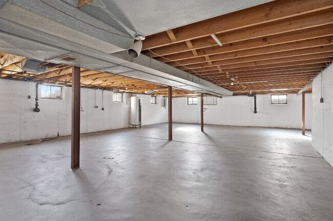 Building Photo - 1506 Starling Dr