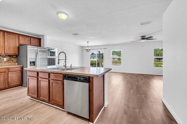 Building Photo - 10281 Magnolia Hills Dr