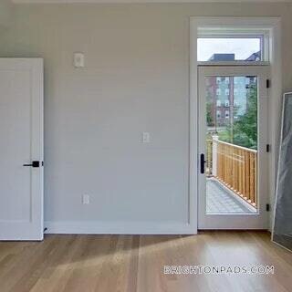 Building Photo - 104-106 Warren St.