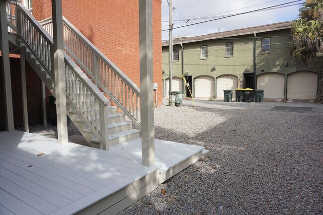 Building Photo - 552 E Liberty