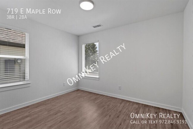 Building Photo - 719 Maple Row