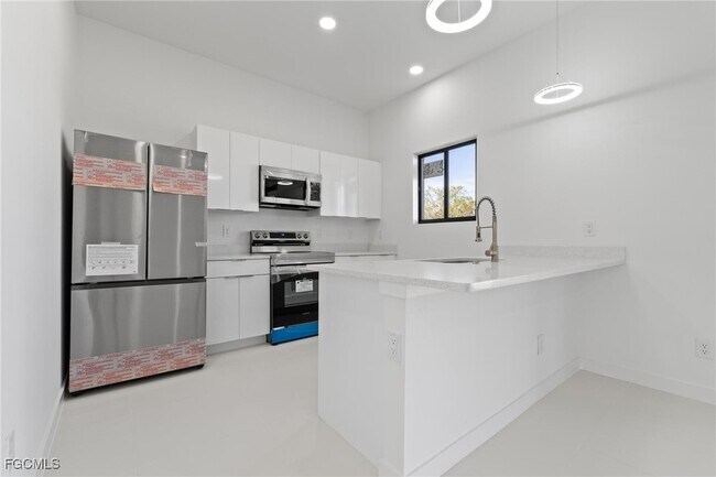 Building Photo - 3808 10th St SW