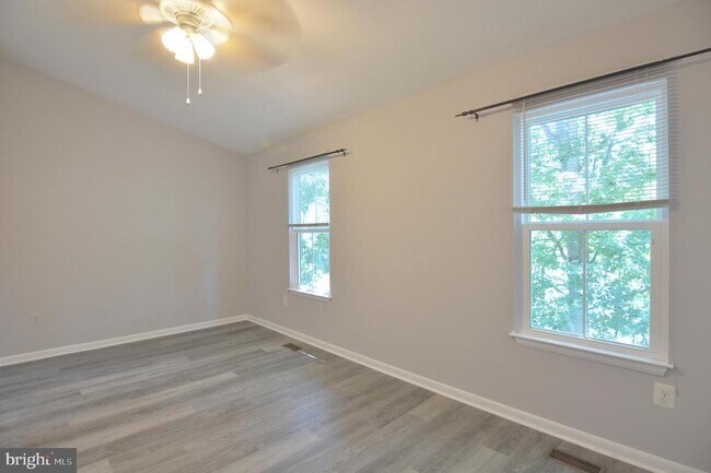 Building Photo - 13326 Waterside Cir