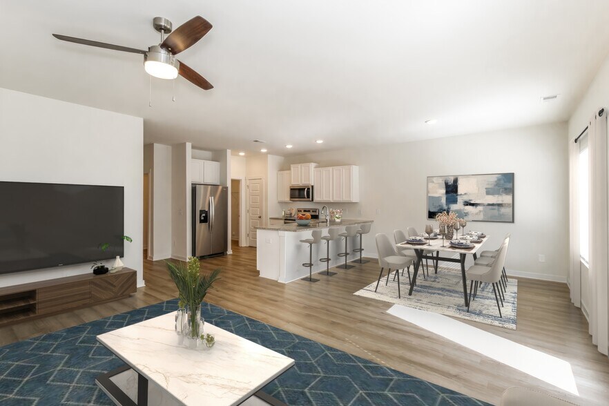 Building Photo - 12 Deer Creek Dr