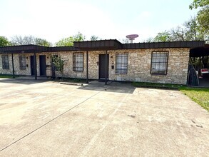 Building Photo - 520 Prado St