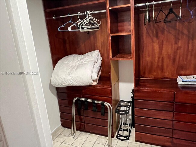 Building Photo - 1342 Drexel Ave