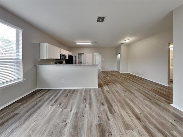 Building Photo - 10008 Blue Bell Dr