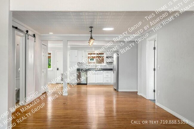 Building Photo - 1406 N Foote Ave