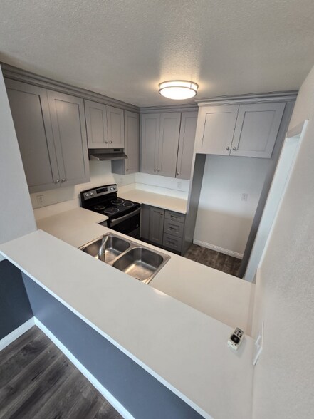 Building Photo - 6064 Whitsett Ave
