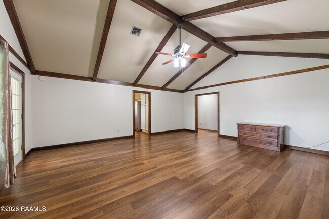 Building Photo - 140 Orangewood Dr