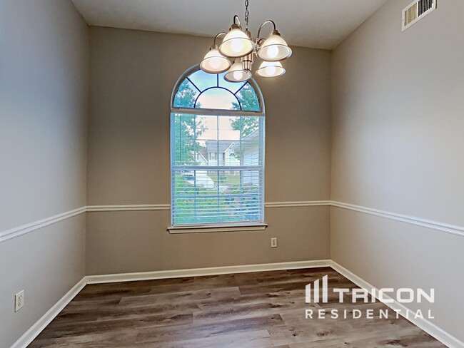 Building Photo - 536 Harvick Cir