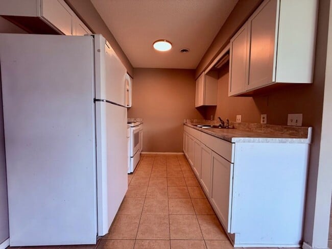 Building Photo - ***1247 W. Sunset***