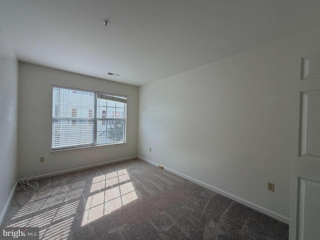 Building Photo - 8906 Mallard Ct