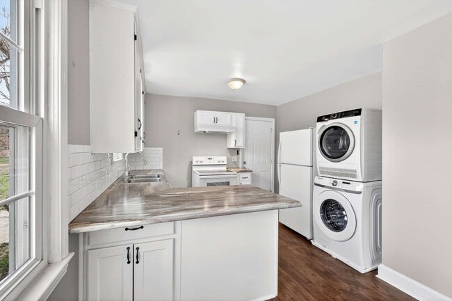 Building Photo - Newly Renovated Single-Family Home!