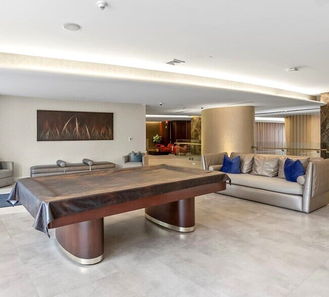 Building Photo - 18101 Collins Ave