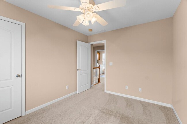 Building Photo - 2862 Larkspur Ct
