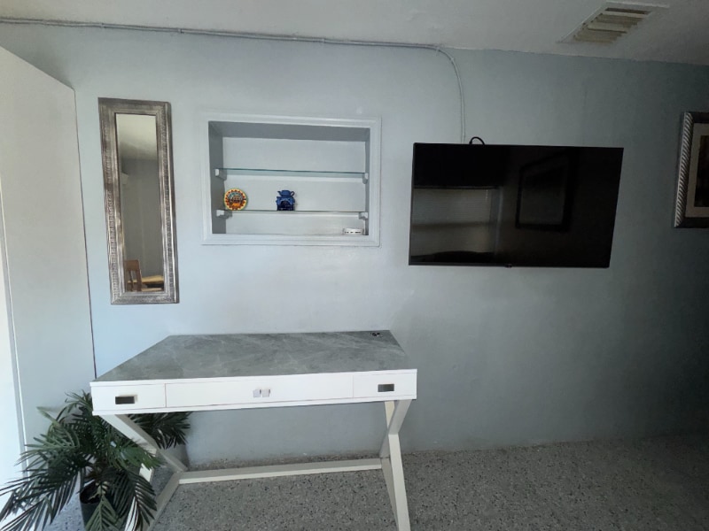 Building Photo - 6001 NW 43rd Ave