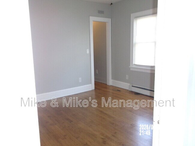 Building Photo - 6424 W Chambers St