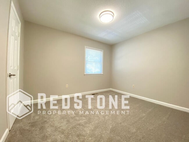 Building Photo - 727 S Broad St