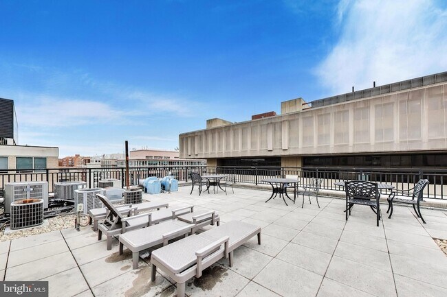 Building Photo - 915 E Street NW Unit 414