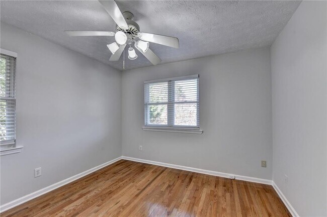 Building Photo - 1112 Ashbury Dr
