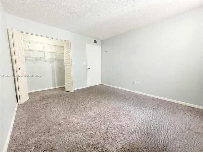Building Photo - 3611 SW 117th Ave