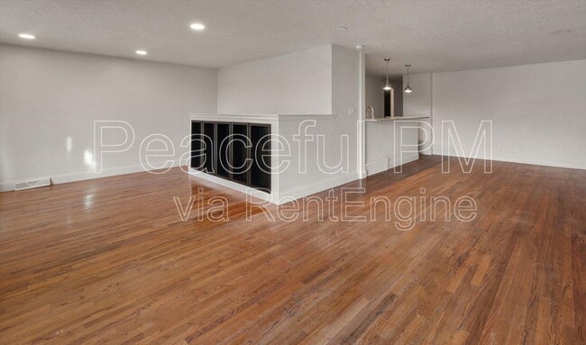 Building Photo - 1380 E 330 S