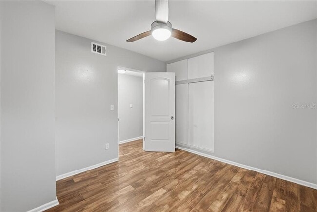 Building Photo - 1826 Pineview Cir