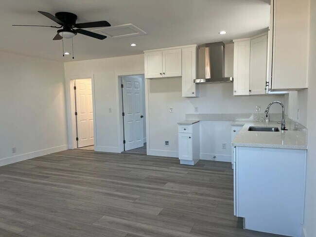 Building Photo - 7363 Ysmael Villegas St