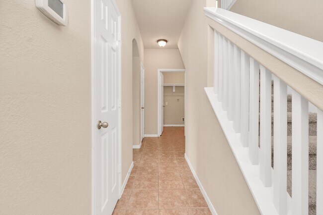 Building Photo - 25206 Hazel Ranch Dr