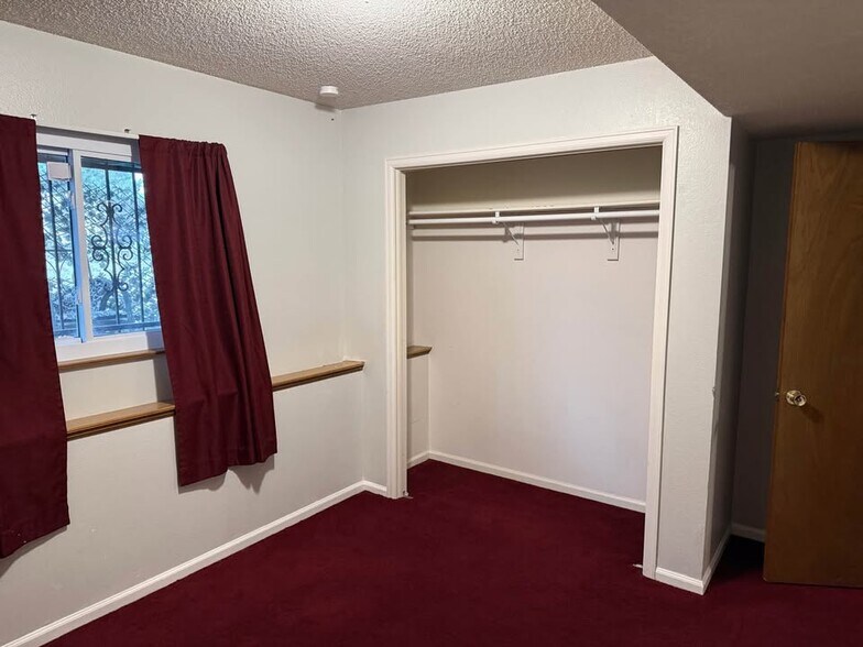 Building Photo - 4039 Cooke Dr