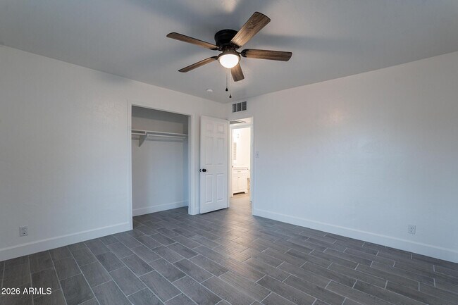 Building Photo - 536 W 18th St