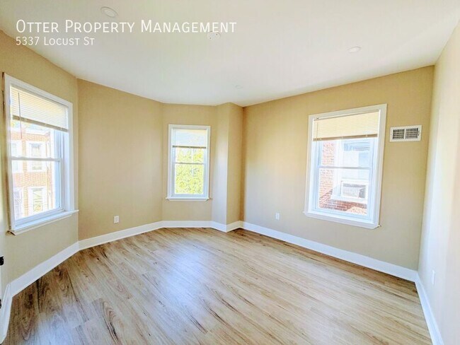 Building Photo - 5337 Locust St