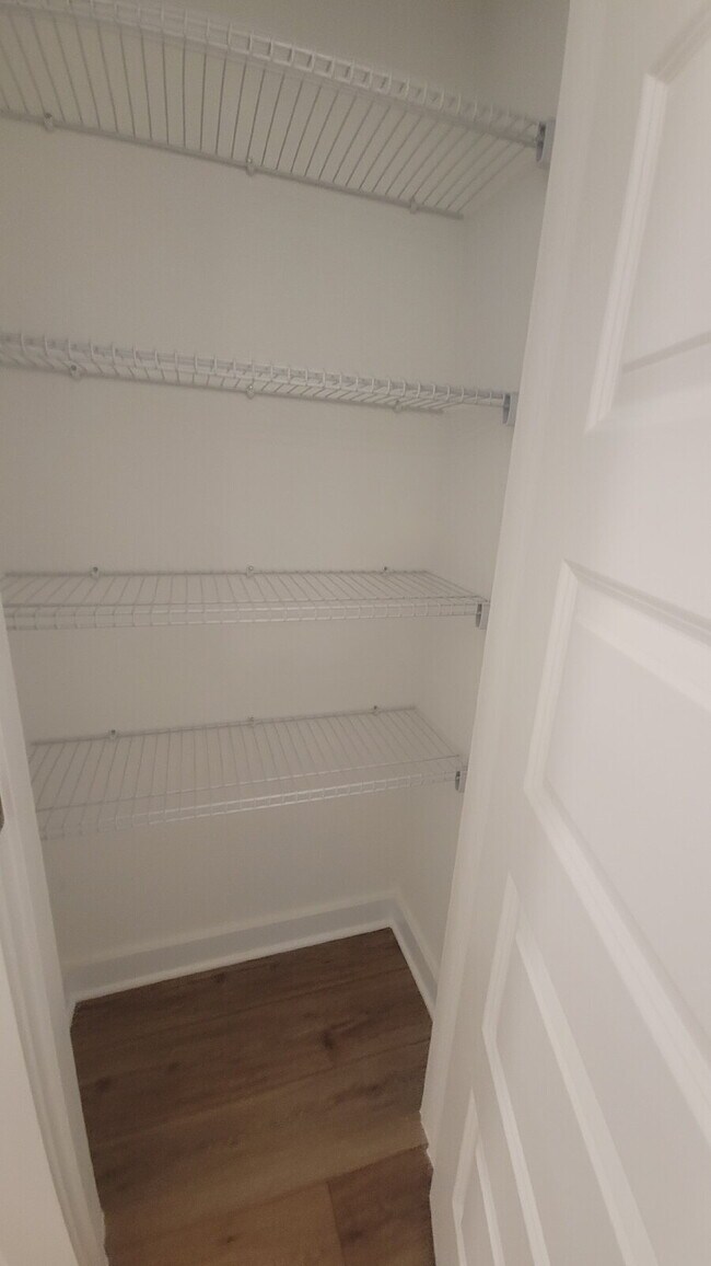 Building Photo - Section 8 Accepted!!! "Discover Comfort and Style: 3-Bed, 2.5-Bath Gem with Granite Elegance in H...