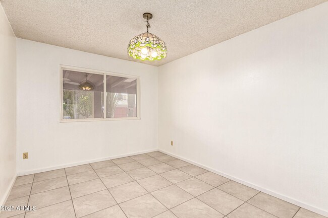 Building Photo - 1923 E Gemini Dr