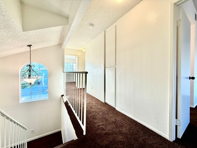 Building Photo - 37416 Daybreak St