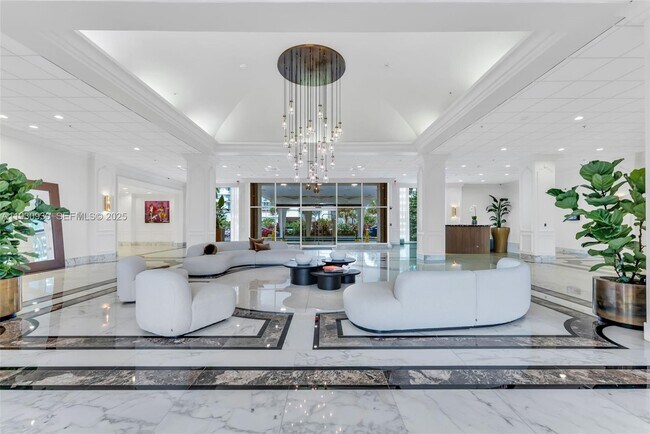 Building Photo - 5600 Collins Ave