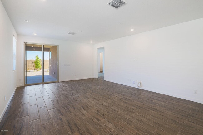 Building Photo - 16581 W Charlotte Dr