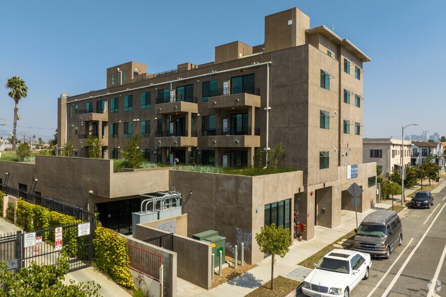 Primary Photo - Venice Luxury Apartments