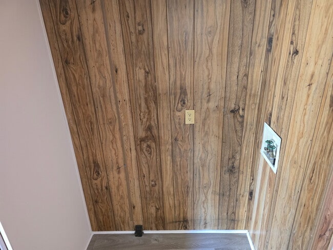 Building Photo - 472 Ruben Wells Rd