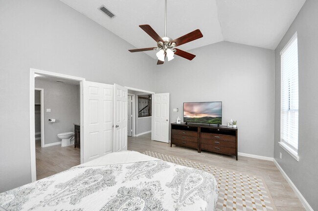 Building Photo - 20922 Whitevine Way