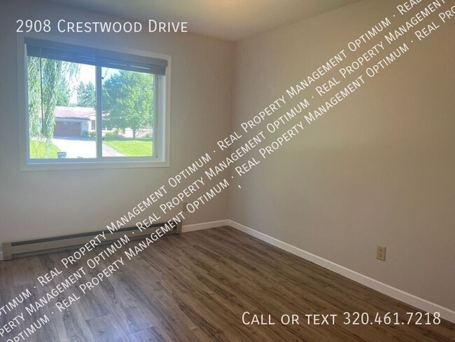 Building Photo - 2908 Crestwood Dr NE
