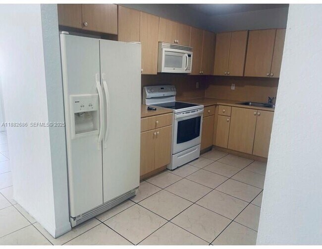 Building Photo - 8802 NW 109th Ct