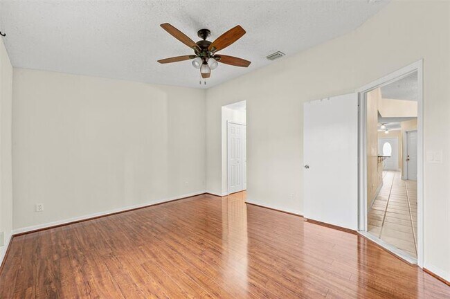 Building Photo - 11424 SW 17th Ct