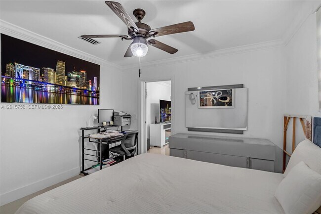 Building Photo - 46 NE 164th St