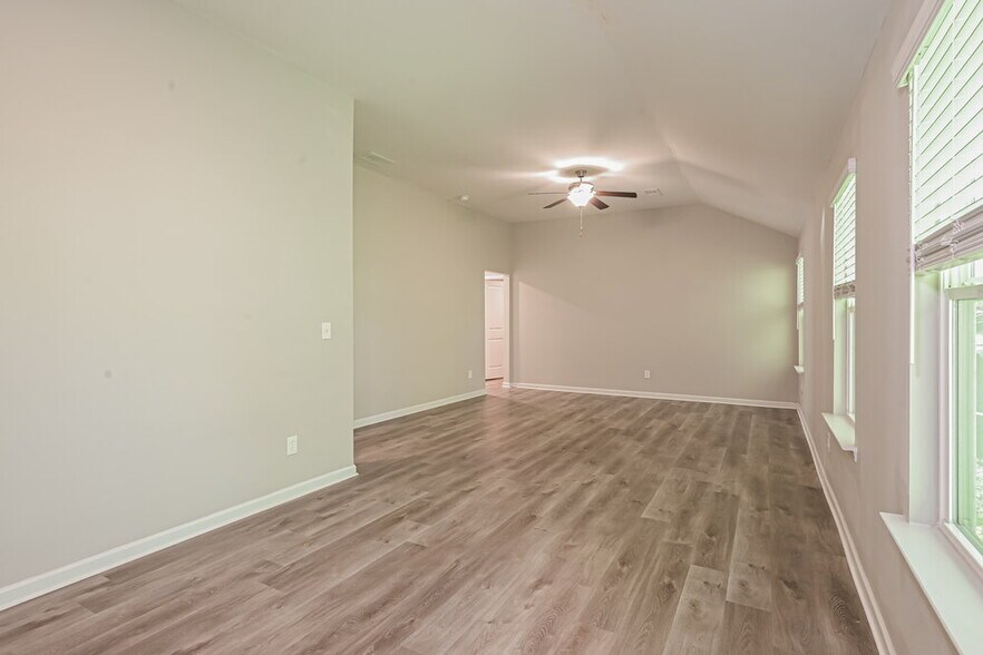 Building Photo - 6755 Hill Rock Ln