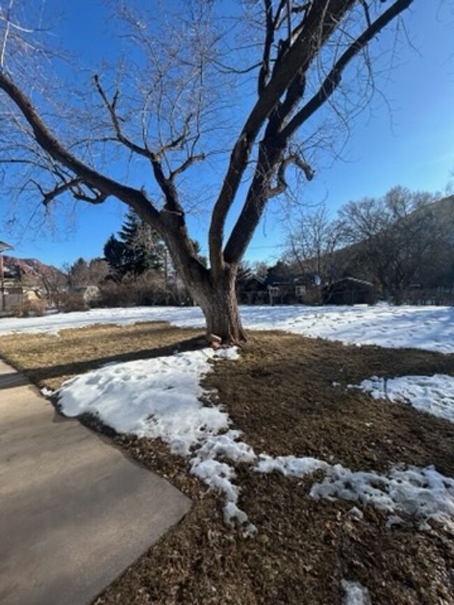 Primary Photo - Beautiful home in Glenwood Springs