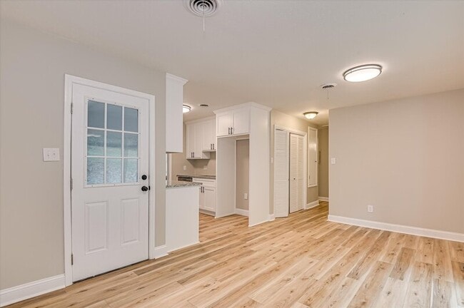 Building Photo - 304 Coral Way